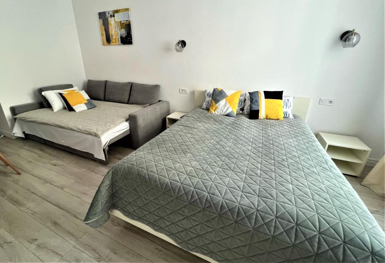Iris Apartment On Popovich Lviv Exterior photo